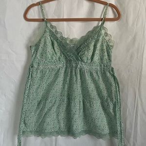 CHAROLTTE RUSSE Sleeveless Lac Trimmed Spaghetti Strap Blouse Size L